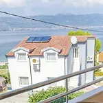 Marina Ciovo 아파트 *