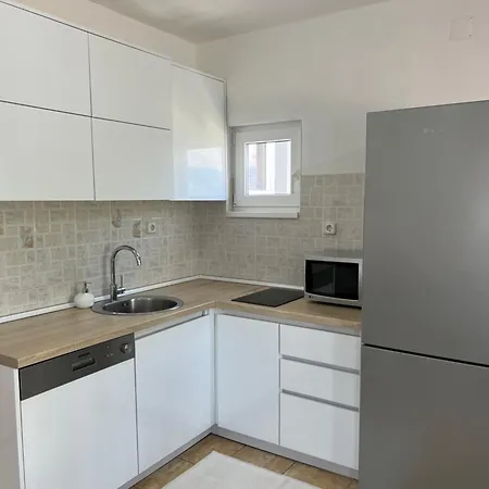 Marina Ciovo * Τρογκίρ